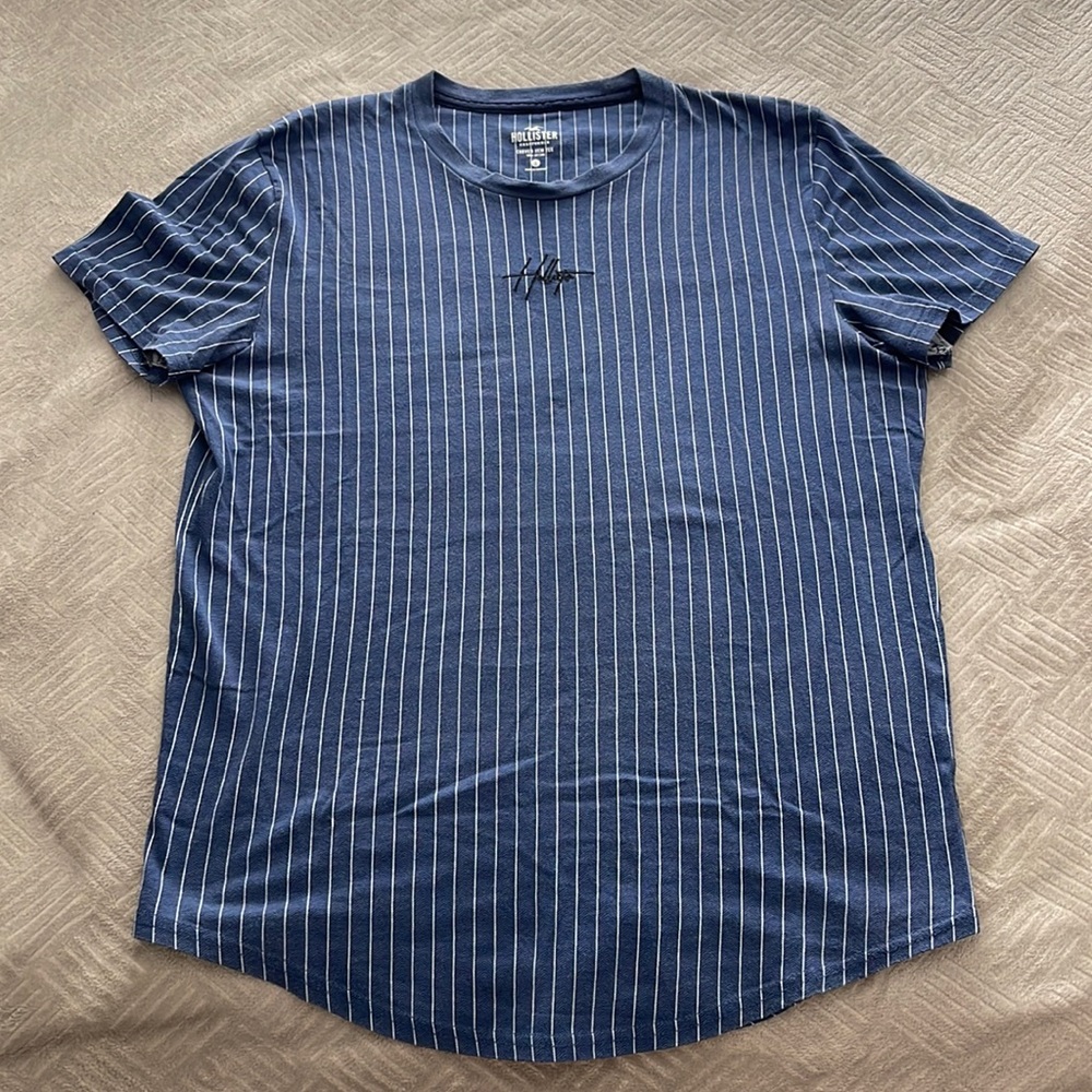 Hollister Curved Hem Tee